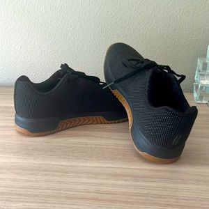 No bull black and gum trainers. Worn only a couple times. Great condition.